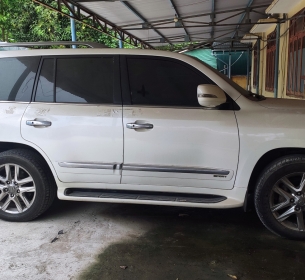 01 xe ô tô mang nhãn hiệu Lexus LX570 (số máy: 3UR3191316, số khung: JTJHY00W7E4143802)