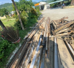 Thanh lý Cầu treo Nóc 1 đi Nóc 2 Thôn 2, xã Trà Nú đã xuống cấp, hư hỏng để xây dựng mới công trình Cầu Tam Số, xã Trà Nú.
