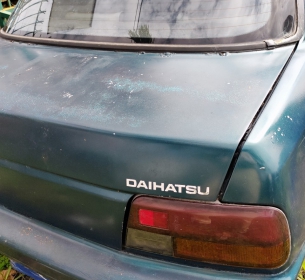 Thanh lý xe ô tô Daihatsu, 5 chỗ, biển số 92E-0162, màu sơn: xanh, năm sản xuất/sử dụng 1993/1994, số khung JDAA101S-00068778, số máy 0399764 (bán theo hình thức bán phế liệu).