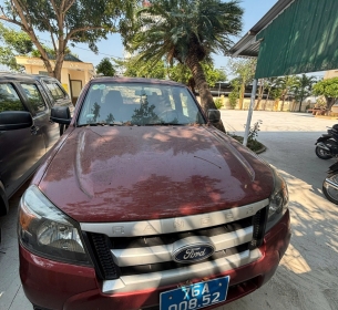 01 (một) xe ô tô bán tải đã qua sử dụng, số chỗ: 5; Số sàn, máy dầu 2.5L; Biển số đăng ký 76A-008.52. Nhãn hiệu: Ford; Số loại: Ranger; Loại xe: tải pickup cabin kép; Số máy: WLAT1140727; Số khung: MNCDSFE10AW839604; Màu sơn: Đỏ