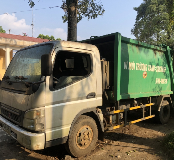 01 xe ô tô chở rác nhãn hiệu Mishubishi, BKS: 97M-000.20 củaVăn phòng HĐND và UBND huyện Chợ Đồn